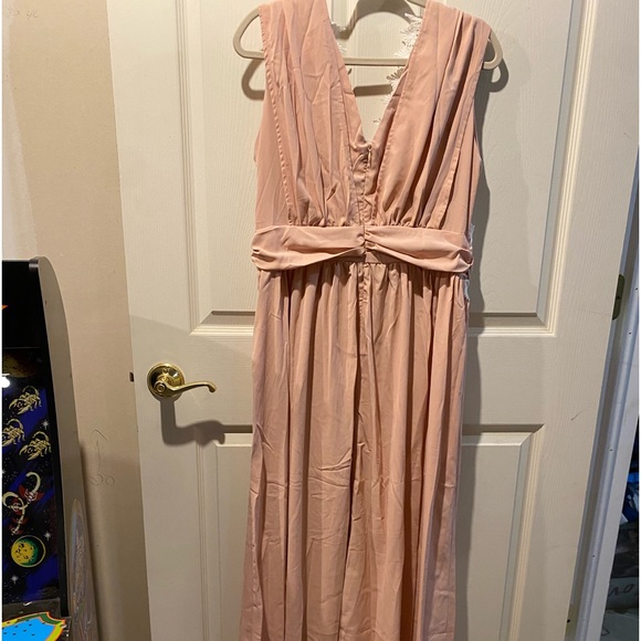Elegant Floor length maxi dress! - Picture 7 of 9